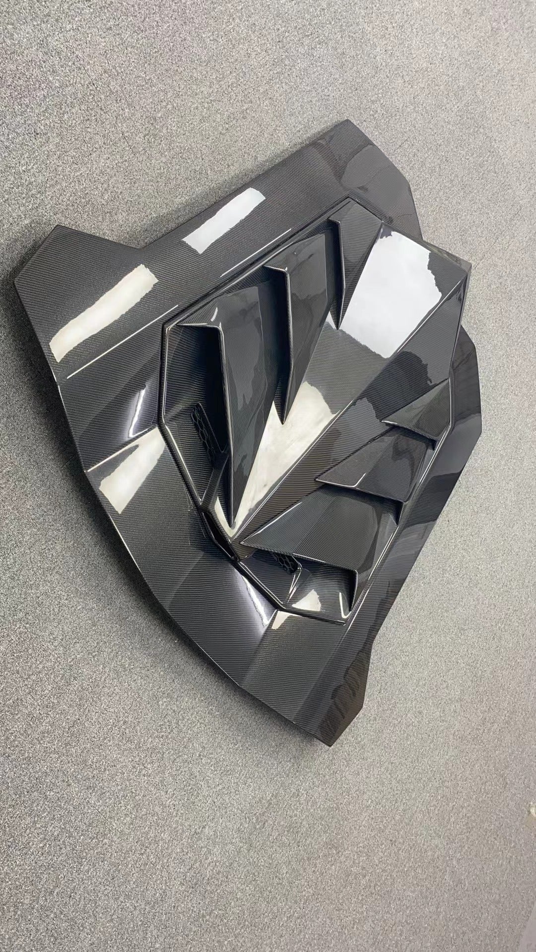 ENGINE COVER FOR AVENTADOR 2011+ Material: Real Carbon Fiber