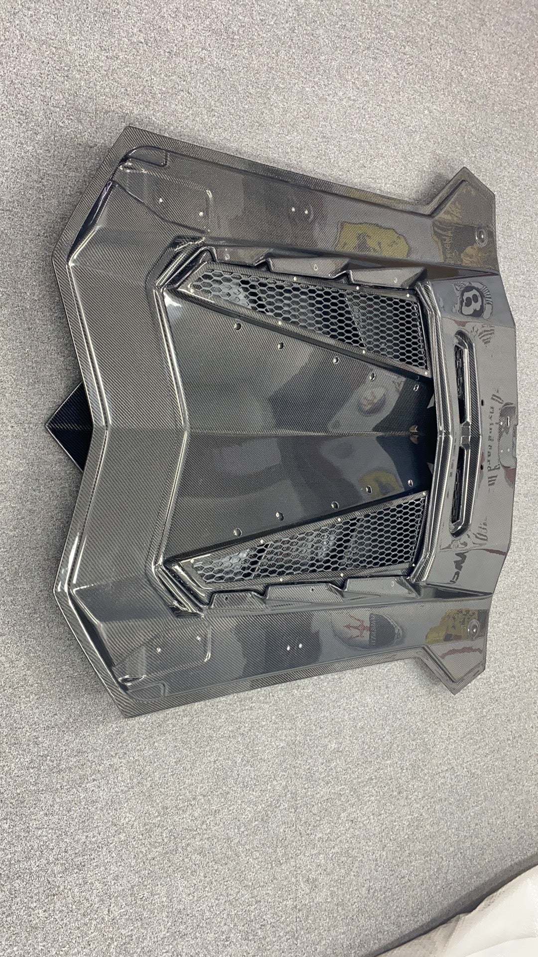 ENGINE COVER FOR AVENTADOR 2011+ Material: Real Carbon Fiber