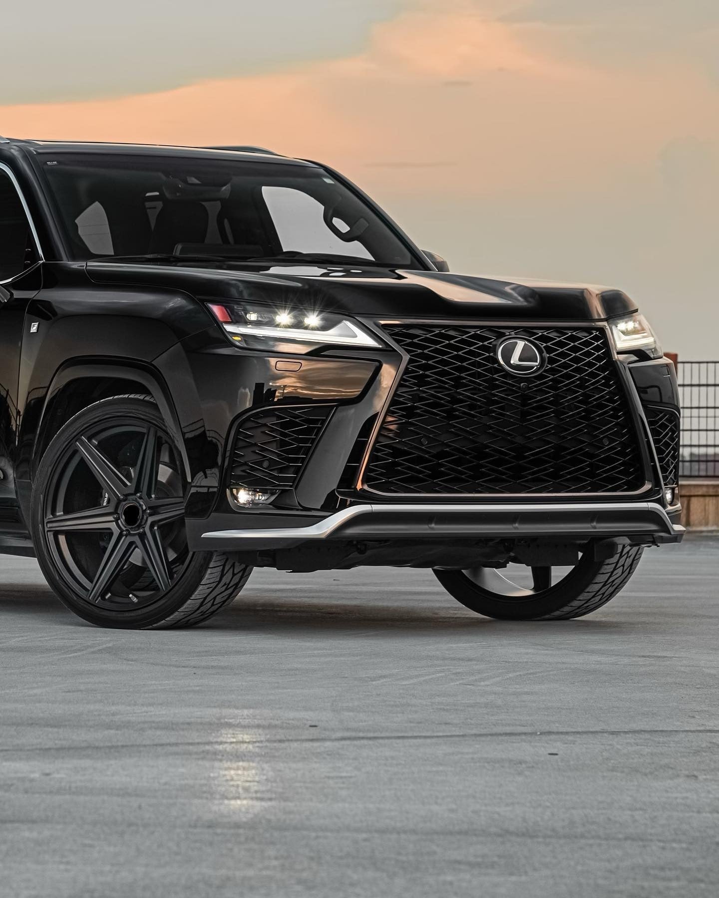 forgestar x6 Aftermarket Forged Wheels For LEXUS LX 600 LX600  Forza Performance Group - professional factory with high-technology production of forged wheels with split outer lip and inner barrel, step lip from 15 inch till 26 inches.  We can produce this wheel design or your wheel design in OEM wheels fitment specs  Or can produce in any wheels fitment specs as your requirements, we can provide and help you with wheels fitment question to your car.