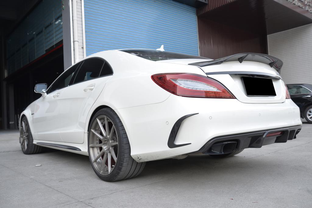 Carbon fiber Rear Bumper Vents Trim for Mercedes Benz W218 CLS400 CLS5