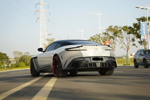MANSORY CYRUS FORGED CARBON BODY KIT FOR ASTON MARTIN DB 11