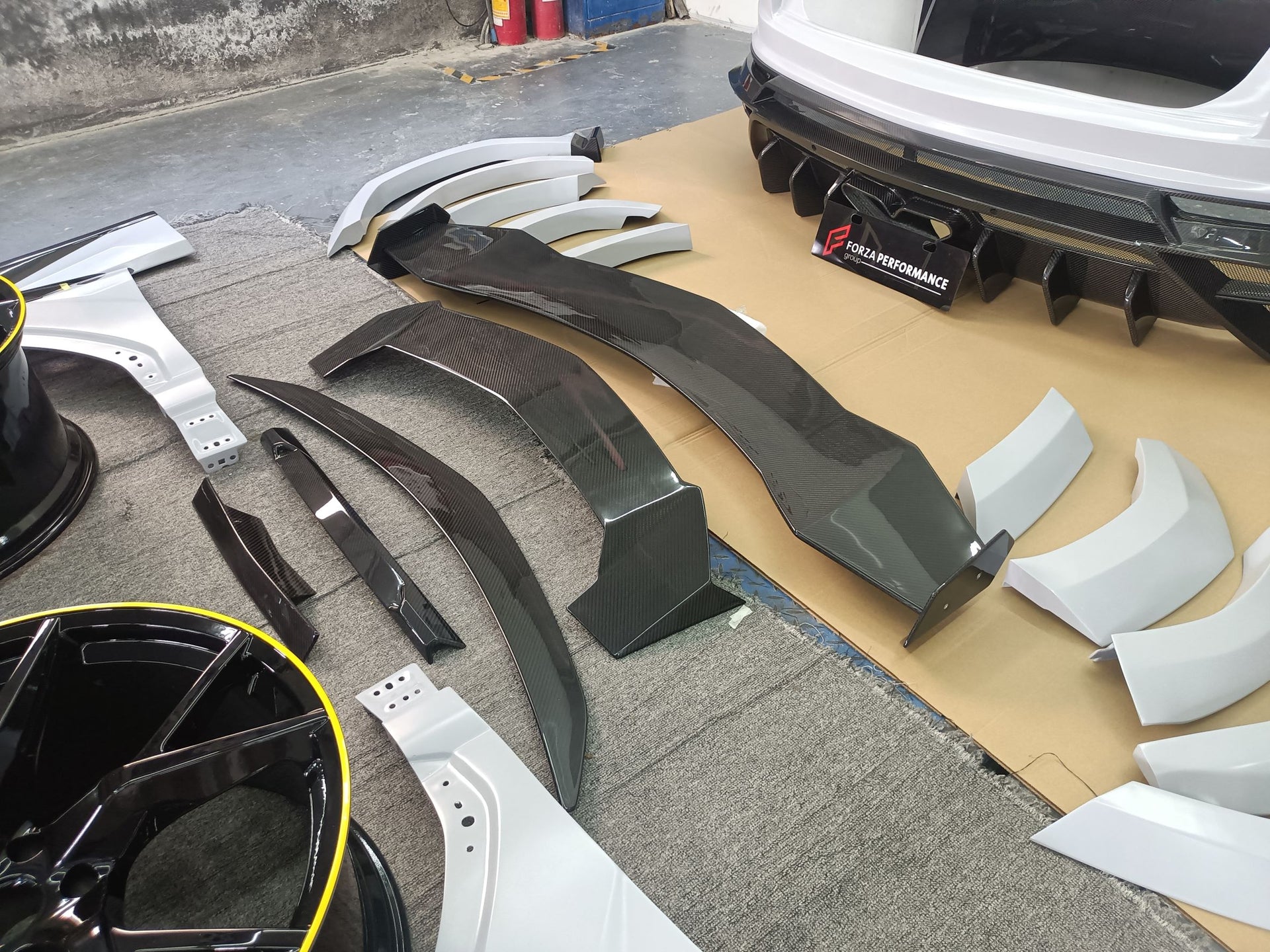 Carbon Wide Body Kit For Lamborghini Urus With Forged Wheels
Set includes:
Front Bumper Assembly
Front Lip
Hood/Bonnet
Mirror Covers
Side Fenders
Side Fender Vents
Side Skirts
Rear Bumper Assembly
Rear Diffuser
Trank Spoiler
Spoiler/Wing
Material: Carbon
Note: Professional installation is required
CONTACT US FOR PRICING
Payment ►
Visa
Mastercard
PayPal with a credit card (add 4.4% at checkout)
Payoneer
Cryptocurrency
Shipment ►
By express DHL/UPS/TNT/FedEx
To the local international airport
Special