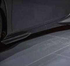 OEM Style Dry Carbon Body Kit For Ferrari F8  Set include:   Front Lip Front Lip Canards Hood Trims Side Skirts Rear Air Intlet Trims Rear Diffuser Rear Spoiler Engine Cover Material: Dry Carbon