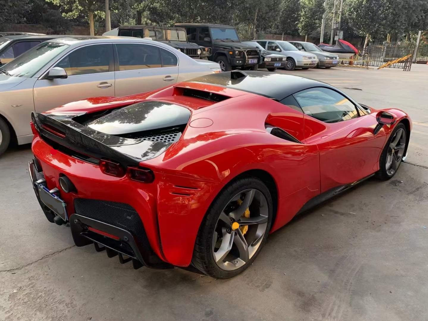 OEM STYLE DRY CARBON BODY KIT FOR FERRARI SF90