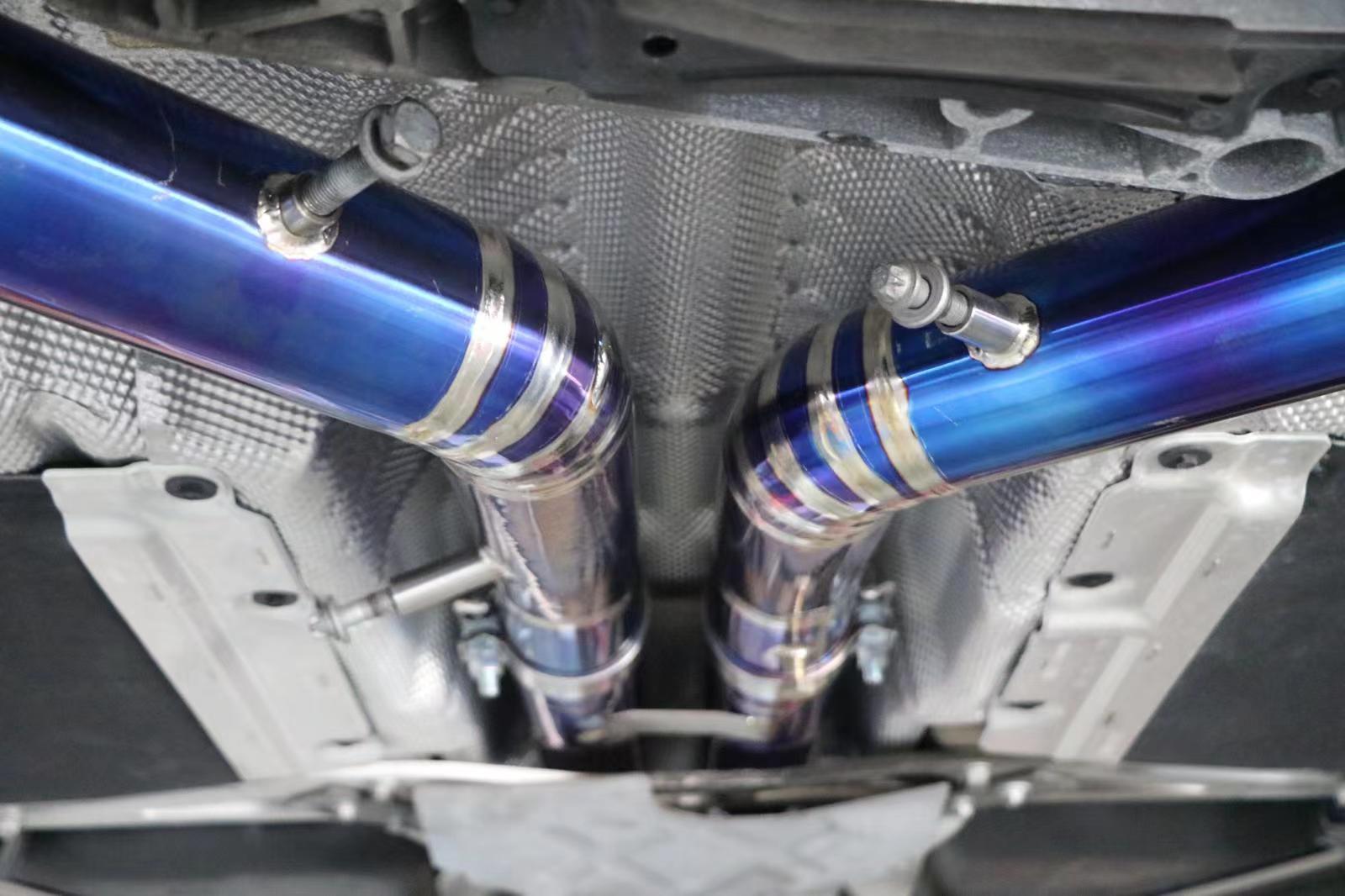 Aggressive Sporty Sound Valved Exhaust Catback Muffler For BMW M8 F93 Gran Coupe 2019+ 4.4L  Set include:  Center pipes Muffler with valves The valve control unit and remote controller Material: Stainless steel  Production time: 10 days  NOTE: Professional installation is required.