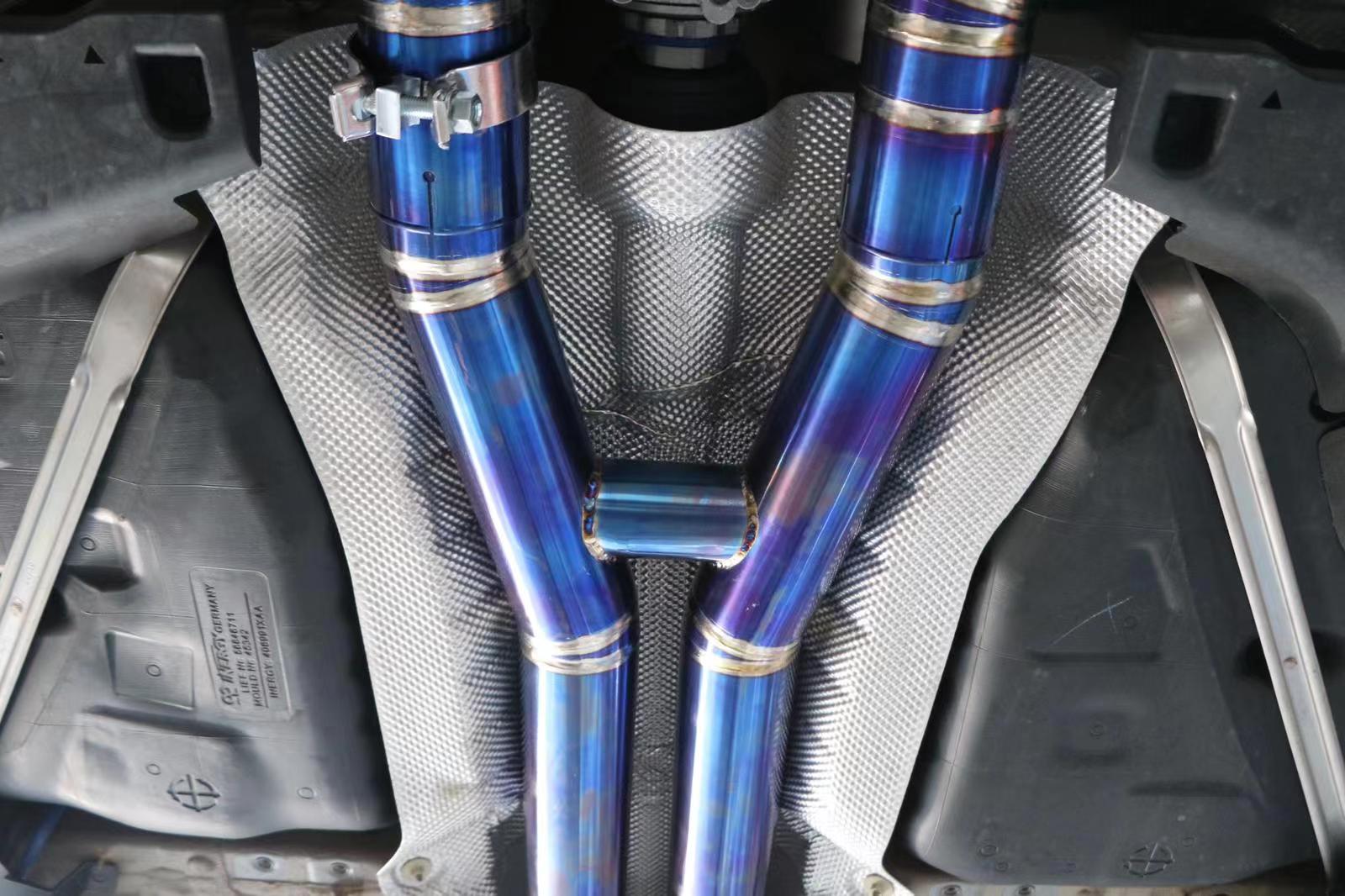 Aggressive Sporty Sound Valved Exhaust Catback Muffler For BMW M8 F93 Gran Coupe 2019+ 4.4L  Set include:  Center pipes Muffler with valves The valve control unit and remote controller Material: Stainless steel  Production time: 10 days  NOTE: Professional installation is required.