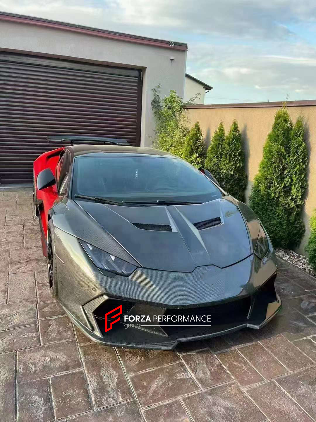 DRY CARBON BODY KIT for LAMBORGHINI HURACAN  Set includes: Front bumper Hood Fender Flares Rear Bumper Side Skirts