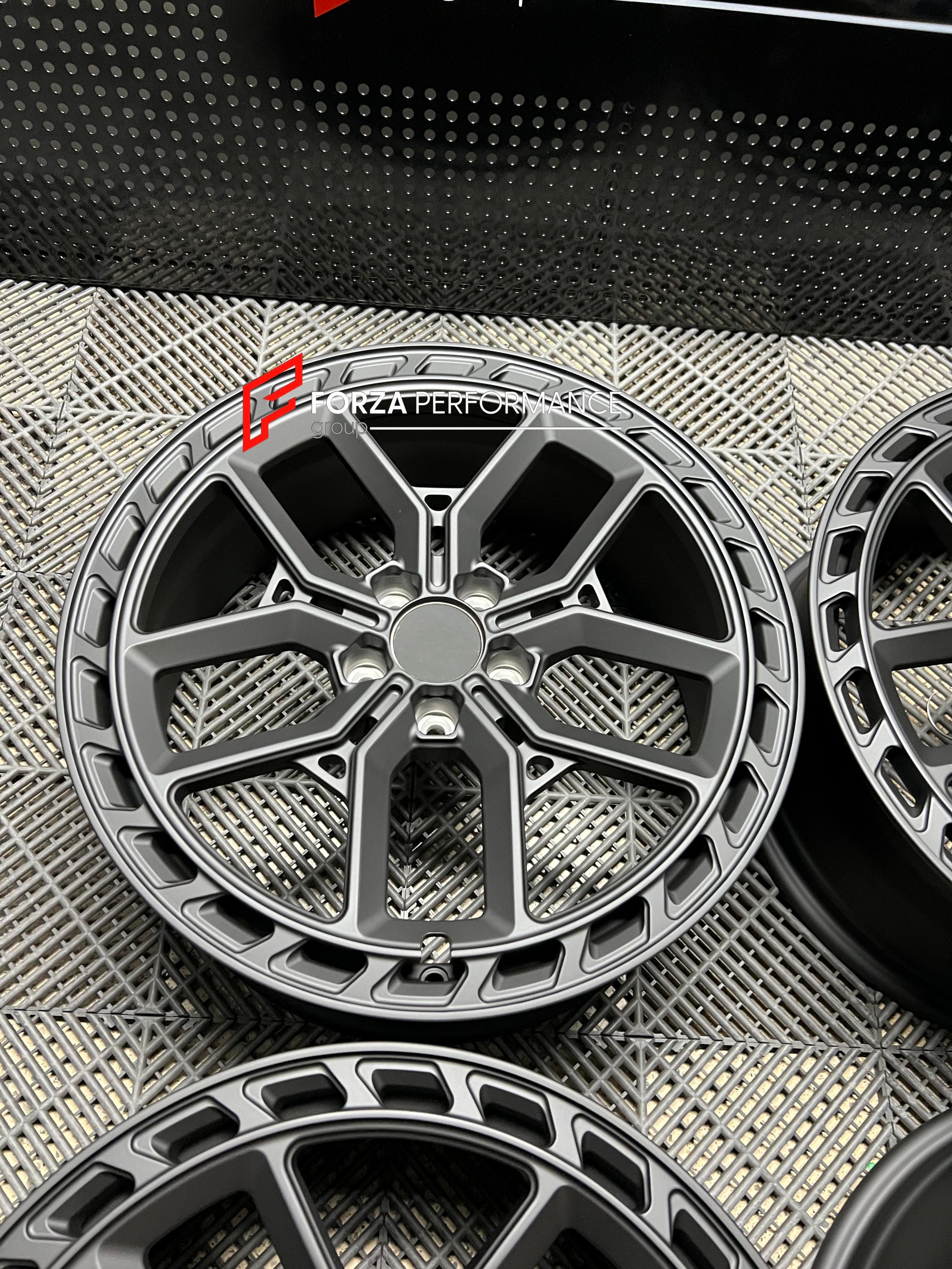 19 INCH FORGED WHEELS RIMS for VOLKSWAGEN TERAMONT I CA1 FACELIFT 2022 custom fit buy Vossen UV-X