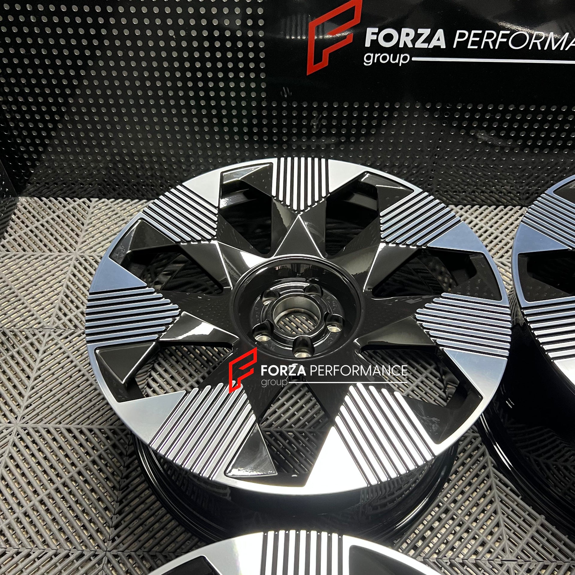 FORGED WHEELS RIMS FOR BMW 740I XDRIVE 2027 Forza Performance custom fit buy OEM CULLINAN BLACK BADGE WHEELS style design