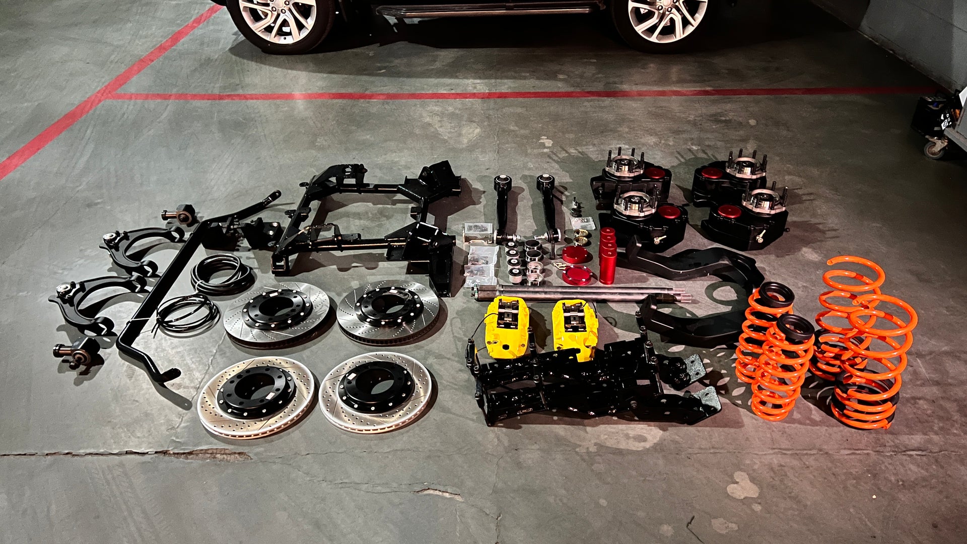 LIFT KIT PORTAL AXEL FOR MERCEDES-BENZ G-CLASS W463A W464  Available for LHD and RHD, convert your G-Class 2019+ G63 G500 to 4×4²  Set includes:  Big Brake Kit Portal Axels Springs 2 Front Outer Steering Knuckles 2 Heavy Duty Rear Axle Shafts Set of Axle Braces for Front & Rear Axles 4 ABS Sensors Mounting Bolts