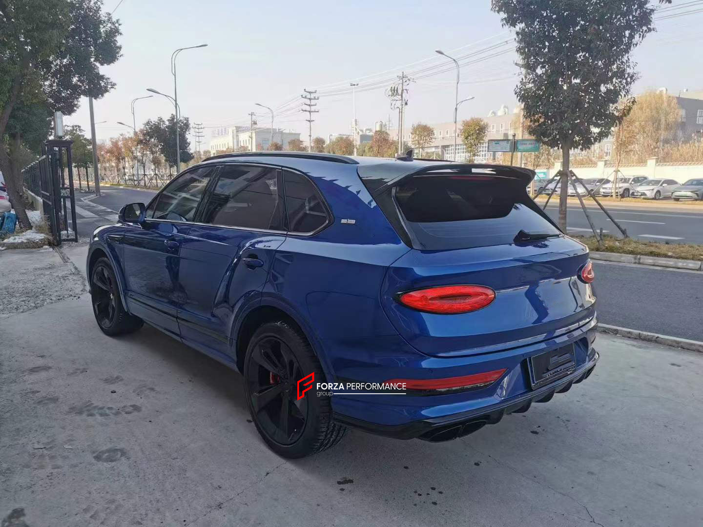 CARBON BODY KIT for BENTLEY BENTAYGA 2020+  Set includes:  Front Lip Side Skirts Rear Diffuser Spoiler