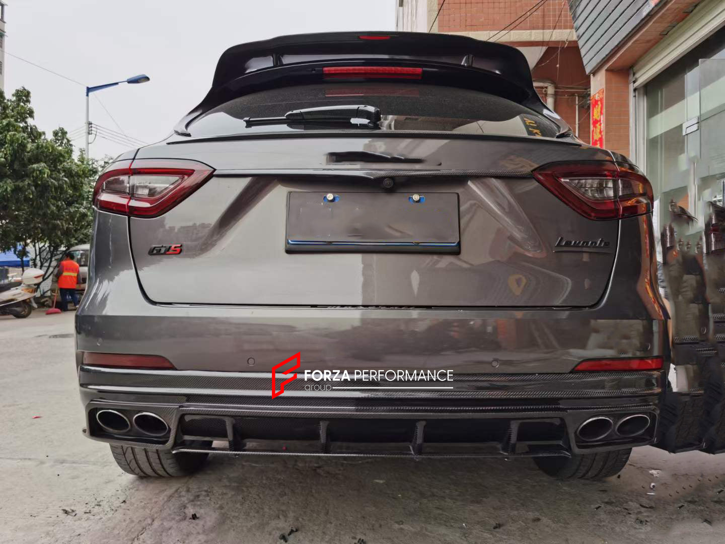 CARBON BODY KIT for MASERATI LEVANTE 2016+  Set includes:  Front Lip Side Skirts Roof Spoiler Rear Diffuser