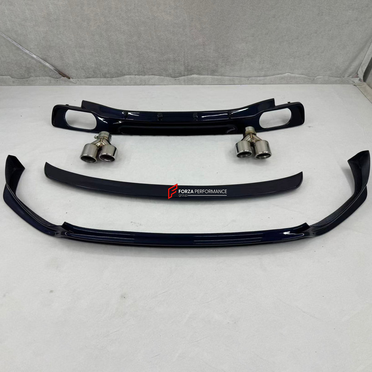 AERO KIT for BMW G12 7 SERIES 2016+ FORZA PERFORMANCE custom fit BMW G12 ALPINA style
Set includes:

Front Lip
Ducktail Spoiler
Rear Diffuser
Exhaust Tips
Material: Plastiс

NOTE: Professional installation is required