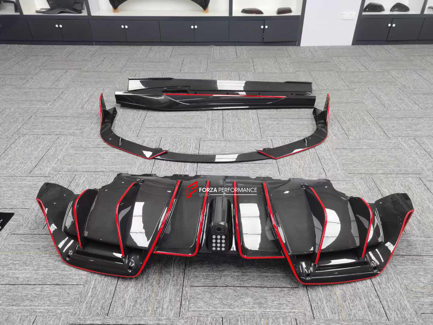 BATFURY STYLE CARBON AERO BODY KIT for FERRARI 296 GTB/GTS


Set includes:
Front Lip
Side Skirts
Rear Diffuser