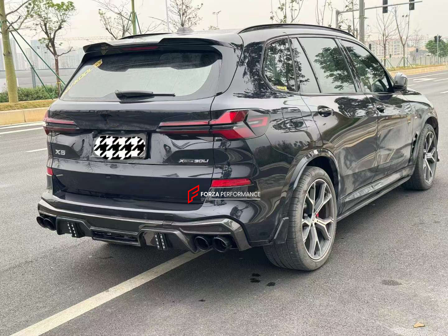 CARBON BODY KIT for BMW X5 G05 LCI 2023+  Set includes:  Front Lip Rear Diffuser