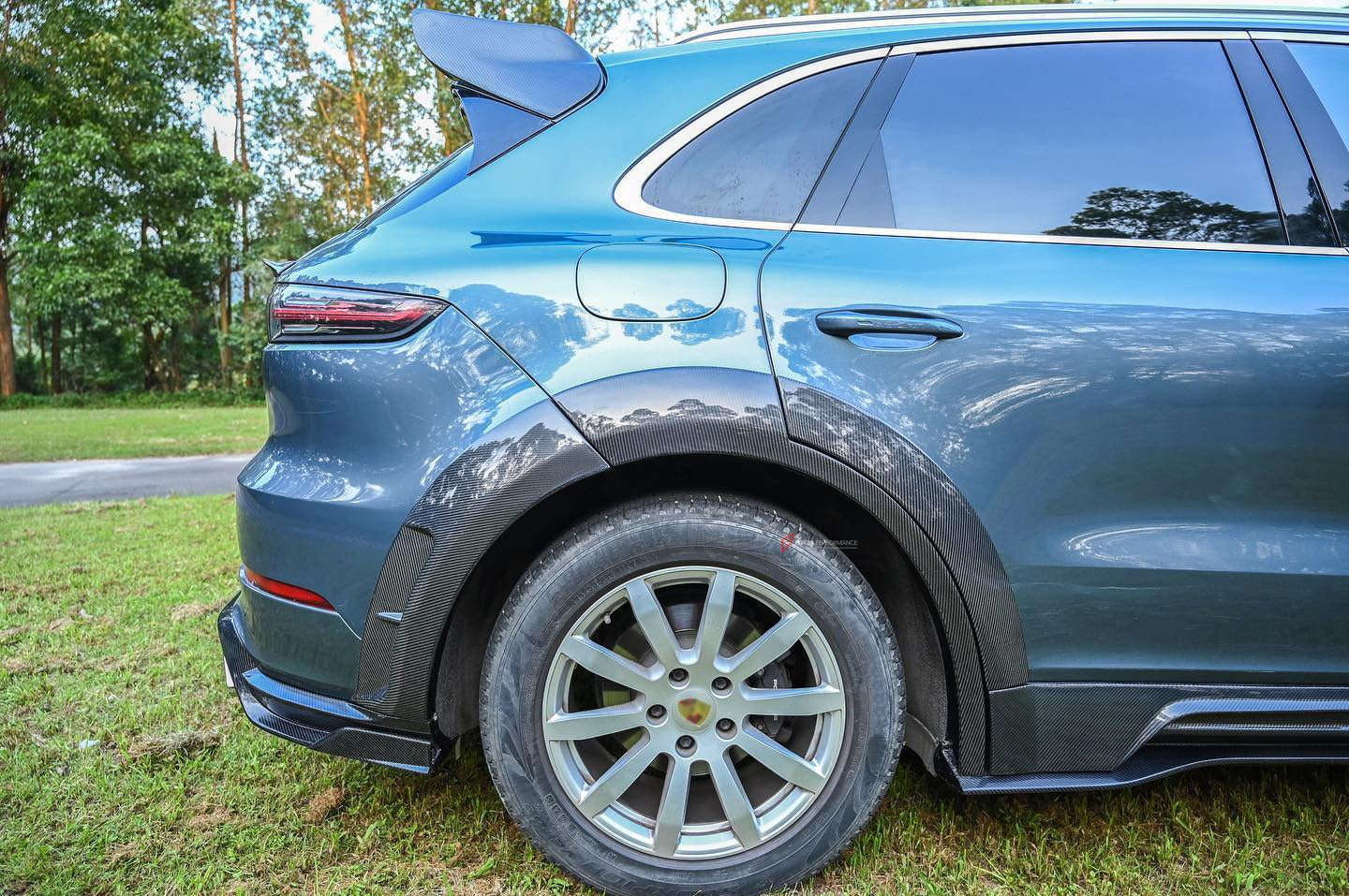 Wide Carbon Body Kit for PORSCHE CAYENNE III 9Y0 2018+