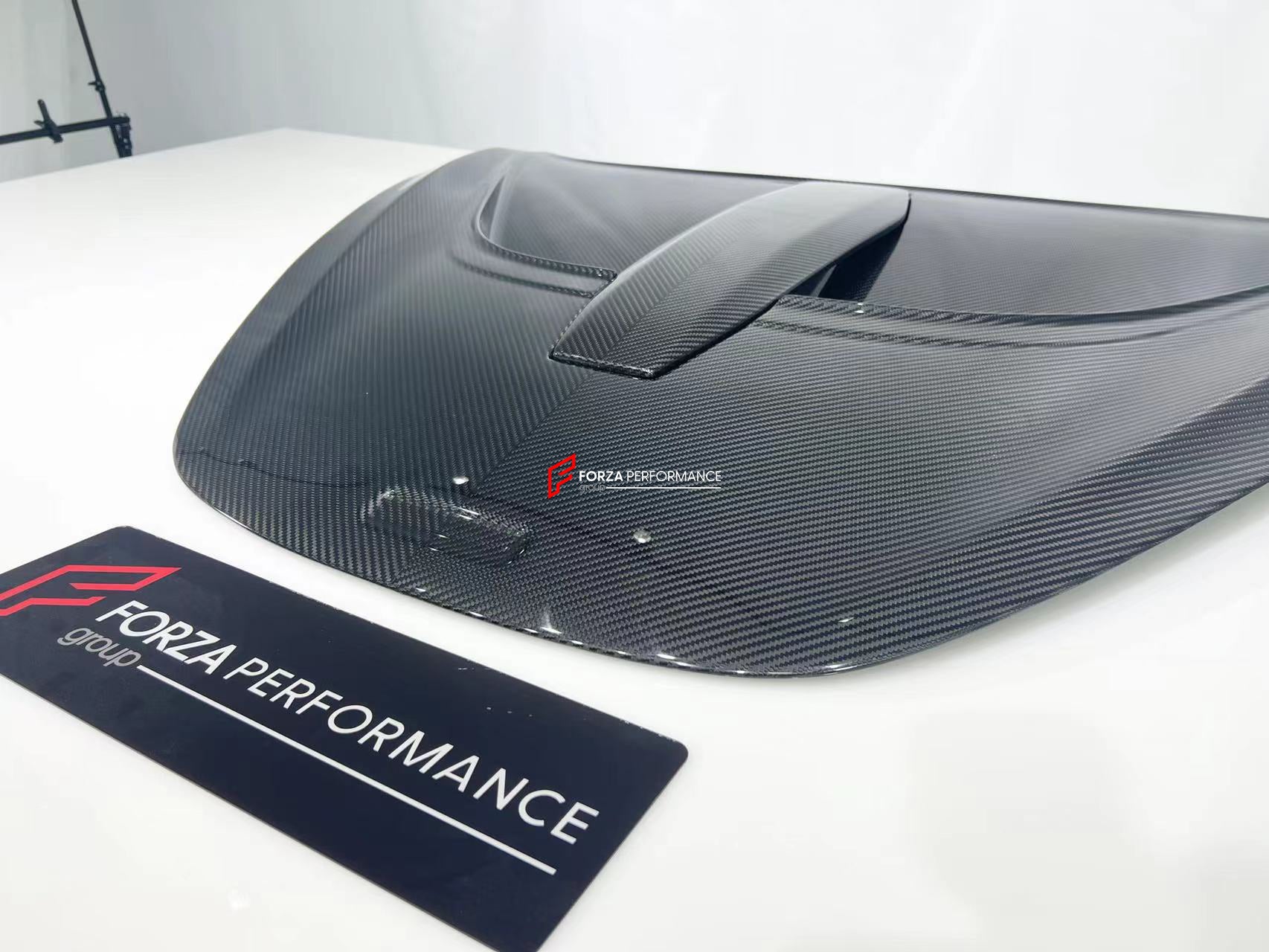NOVITEC STYLE CARBON FIBER HOOD BONNET for MCLAREN 720S 2017+  Set includes:  Hood