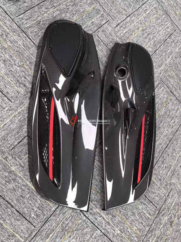 CARBON INTERIOR KIT for FERRARI F8

Set includes:

Shift Paddles
Engine Cover
Center Console Box
Door Panels