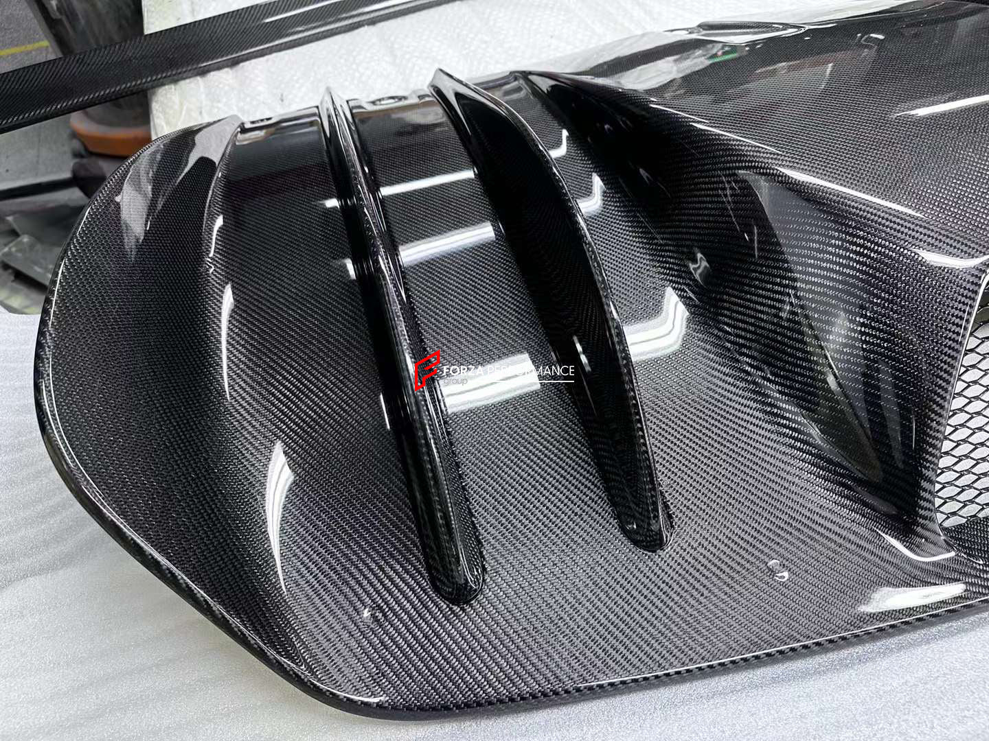 CARBON REAR DIFFUSER for FERRARI F430 2005 - 2011 Set includes: Rear Diffuser