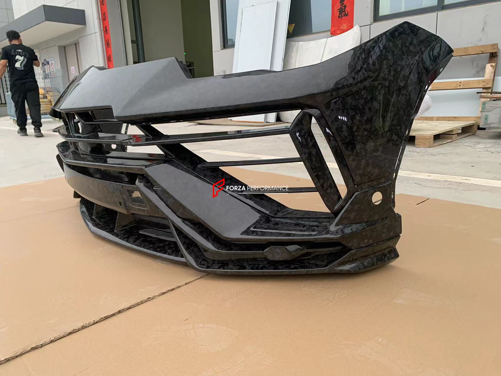 Lamborghini Urus V8　記念プレート　ギフト Lamborghini Urus (2018-2026) No Drill License Plate Mount – Carbonio