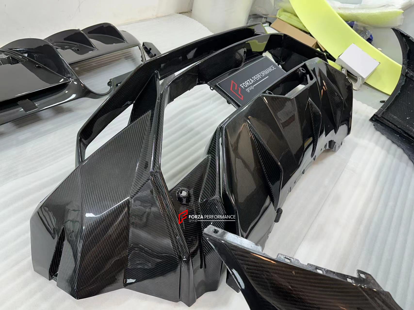DRY CARBON FIBER WIDE BODY KIT for LAMBORGHINI HURACAN LP610 LP580 EVO 2015 - 2022  Set includes:  Front Bumper Front Hood/Bonnet Rear Spoiler Rear Bumper Rear Engine Cover Exhaust Tips