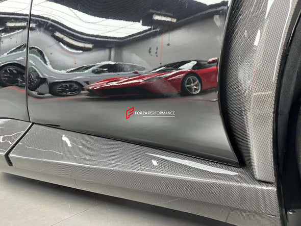 DRY CARBON OEM PARTS for FERRARI PUROSANGUE  Set includes:  Front Lip Side Fenders Side Skirts Rear Diffuser