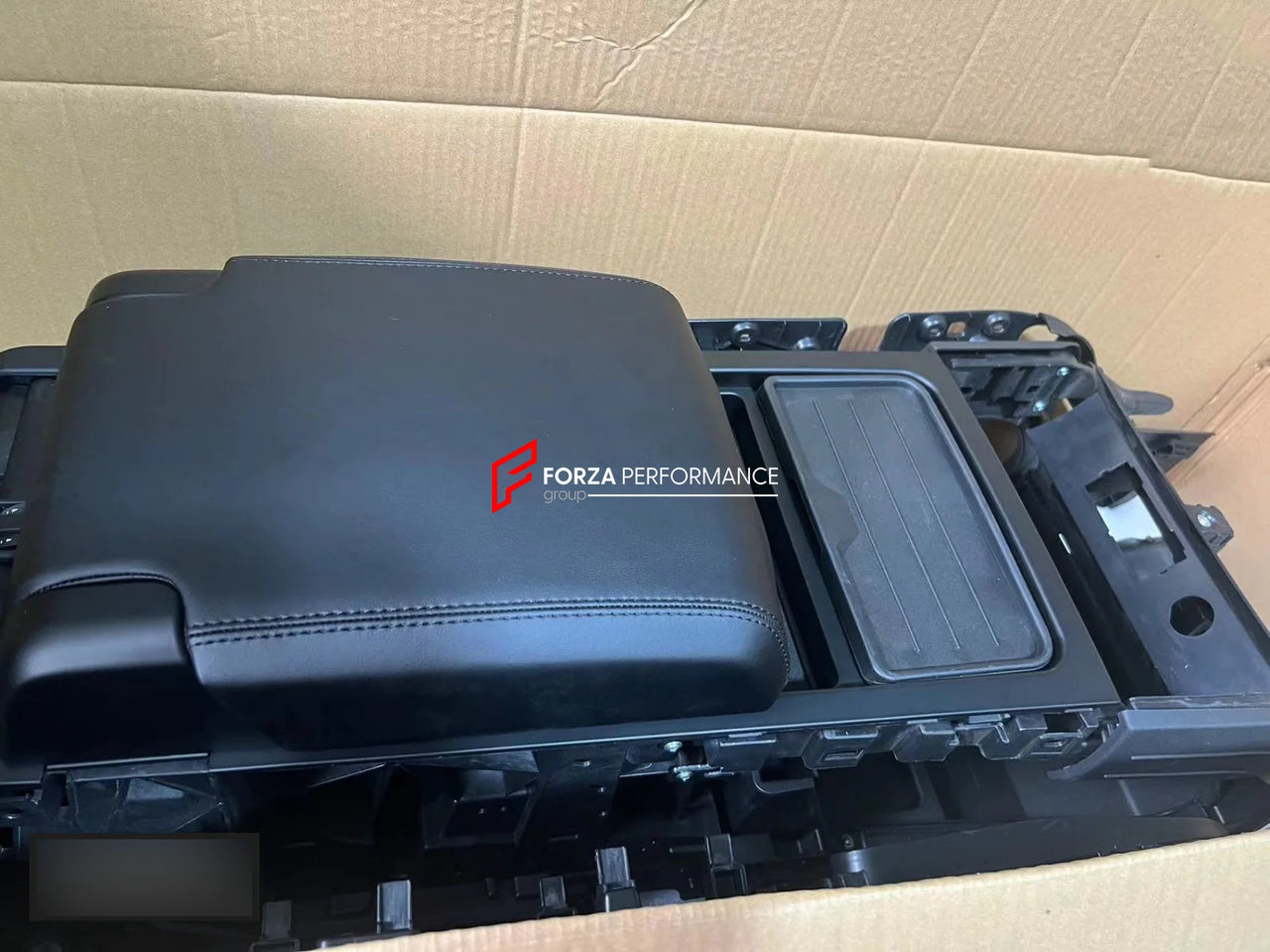 MIDDLE ARMREST CONSOLE BOX for LAND ROVER DEFENDER L663 2019+  Set includes:  Armrest Console Box