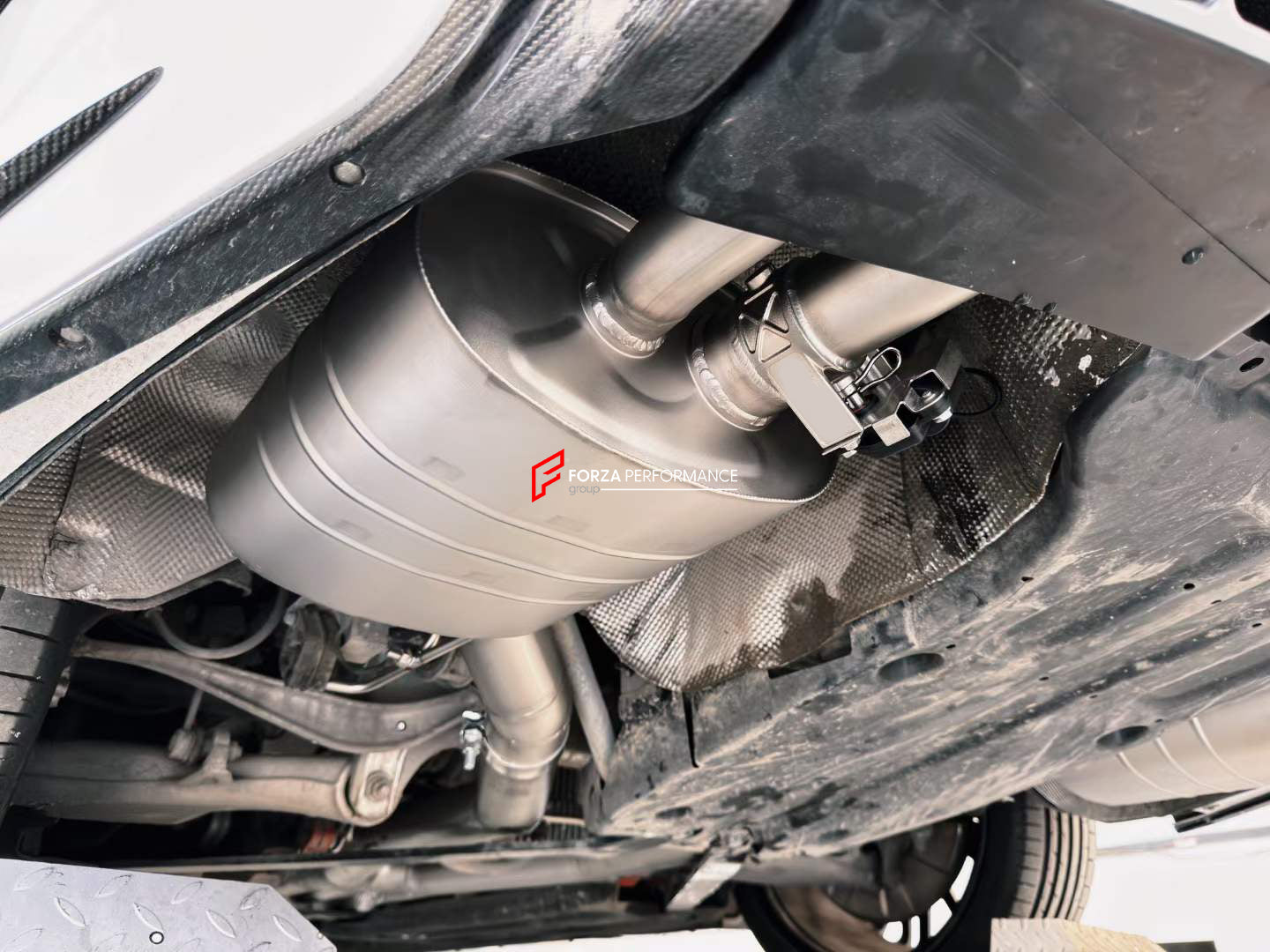 EXHAUST SYSTEM for ROLLS-ROYCE DAWN 6.6T    Set includes:  Exhaust pipe Mufflers with valve Exhaust tips