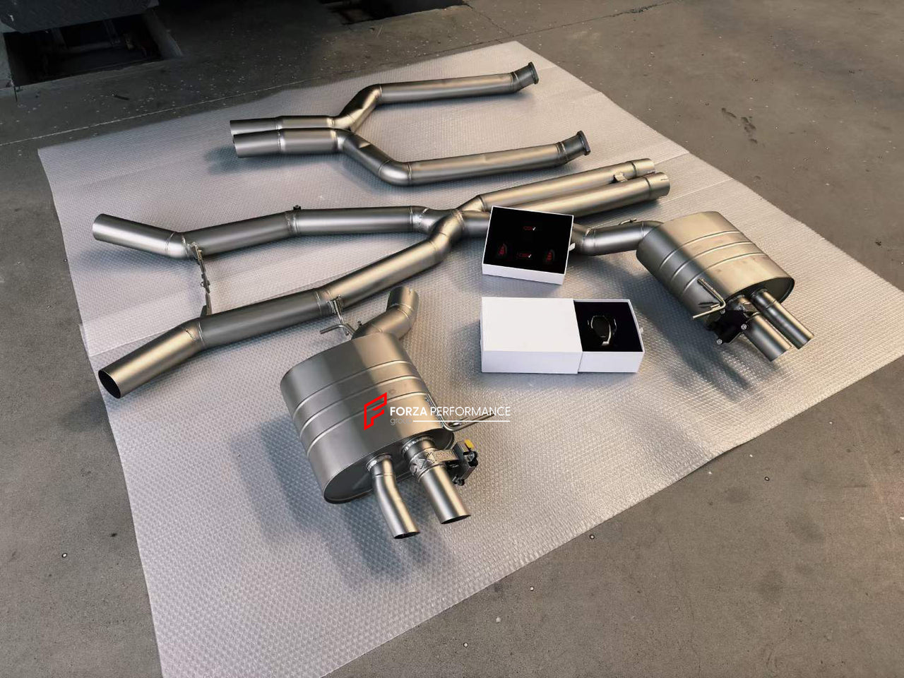 EXHAUST SYSTEM for ROLLS-ROYCE DAWN 6.6T    Set includes:  Exhaust pipe Mufflers with valve Exhaust tips