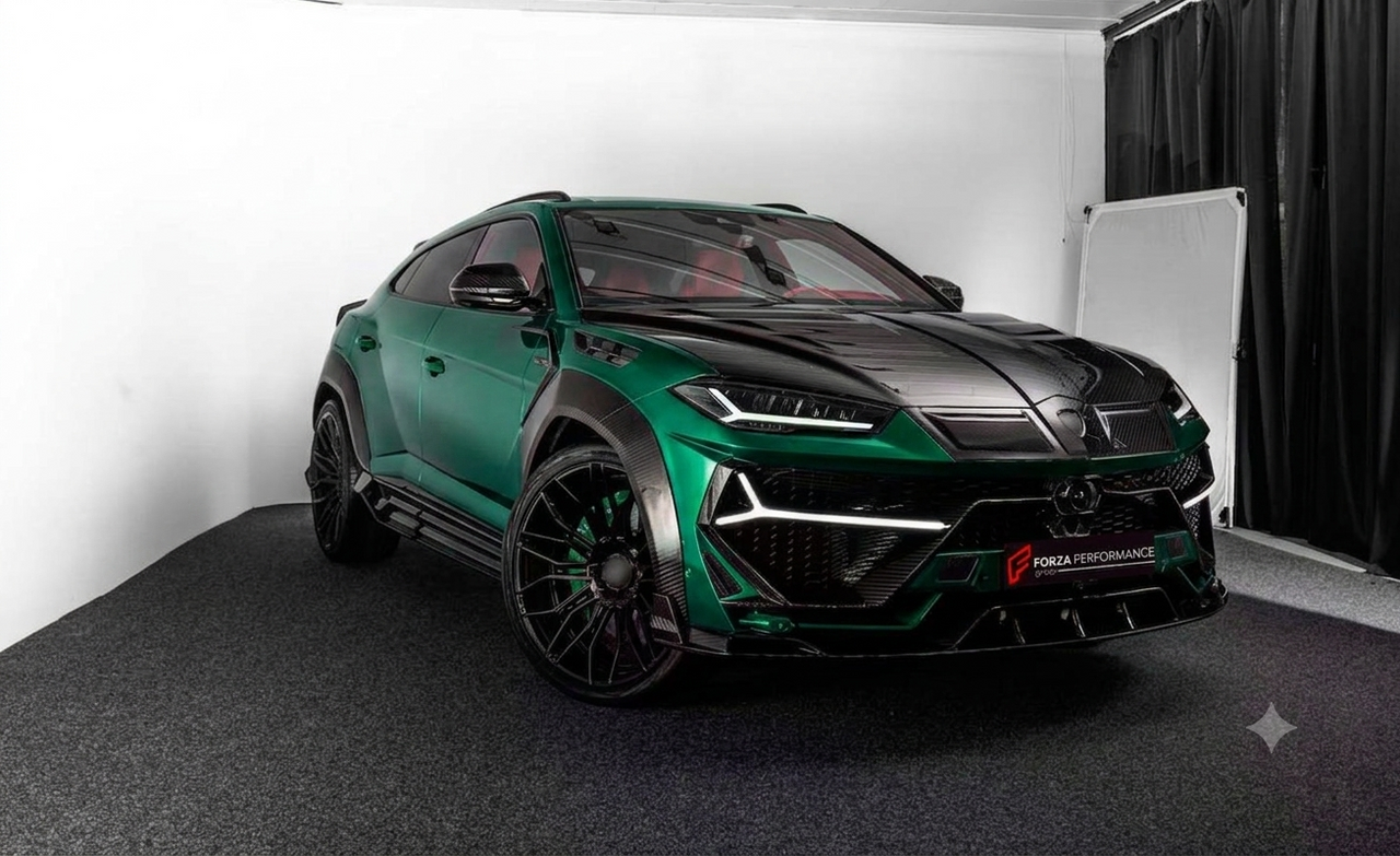 DRY CARBON WIDE BODY KIT for LAMBORGHINI URUS 2018 - 2025
Set includes:

Front Lip
Front Bumper
Hood Bonnet
Front Fender Flares
Rear Fender Flares
Roof Spoiler
Material: Dry Carbon

NOTE: Professional installation is required.