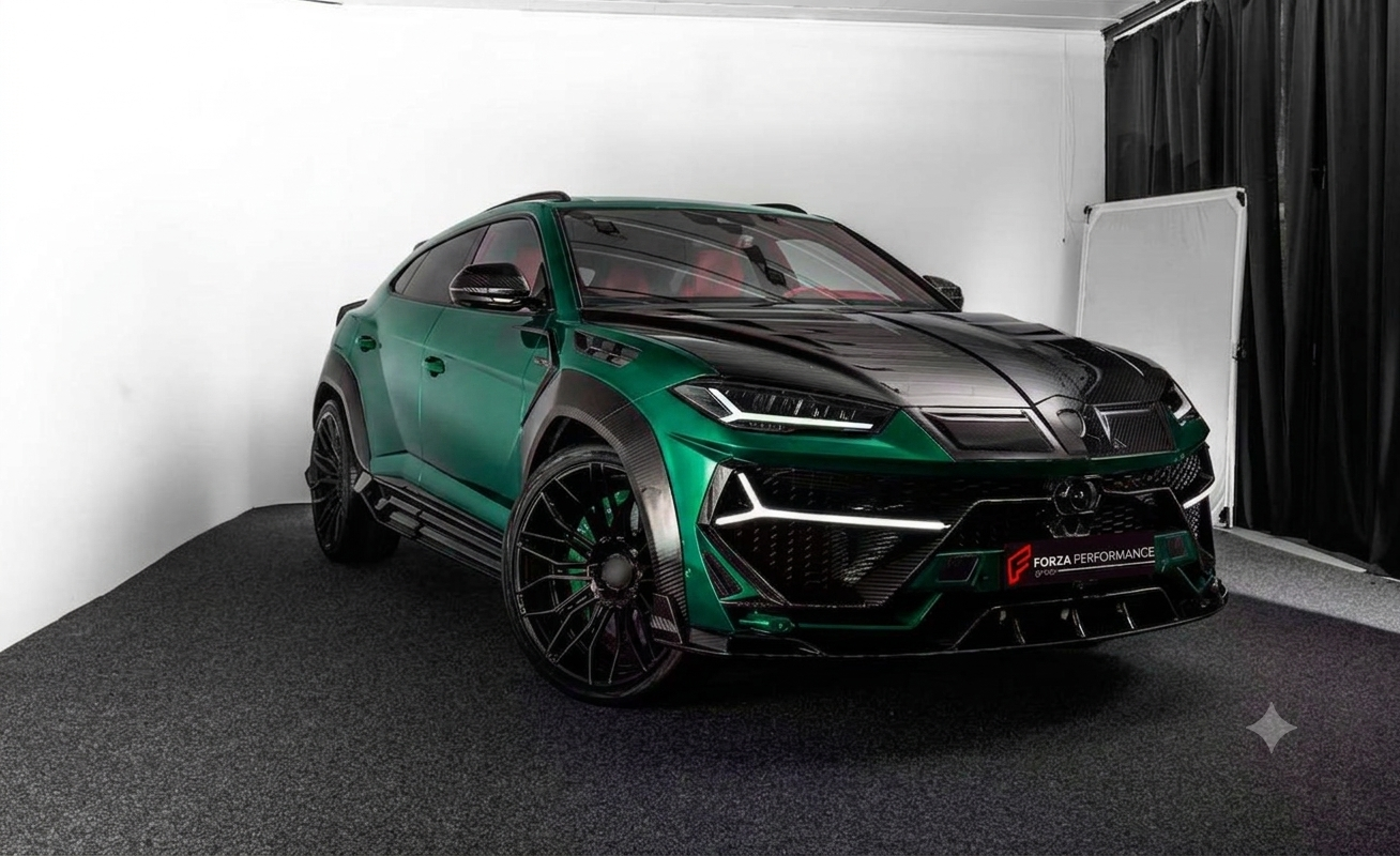 DRY CARBON WIDE BODY KIT for LAMBORGHINI URUS 2018 - 2025
Set includes:

Front Lip
Front Bumper
Hood Bonnet
Front Fender Flares
Rear Fender Flares
Roof Spoiler
Material: Dry Carbon

NOTE: Professional installation is required.