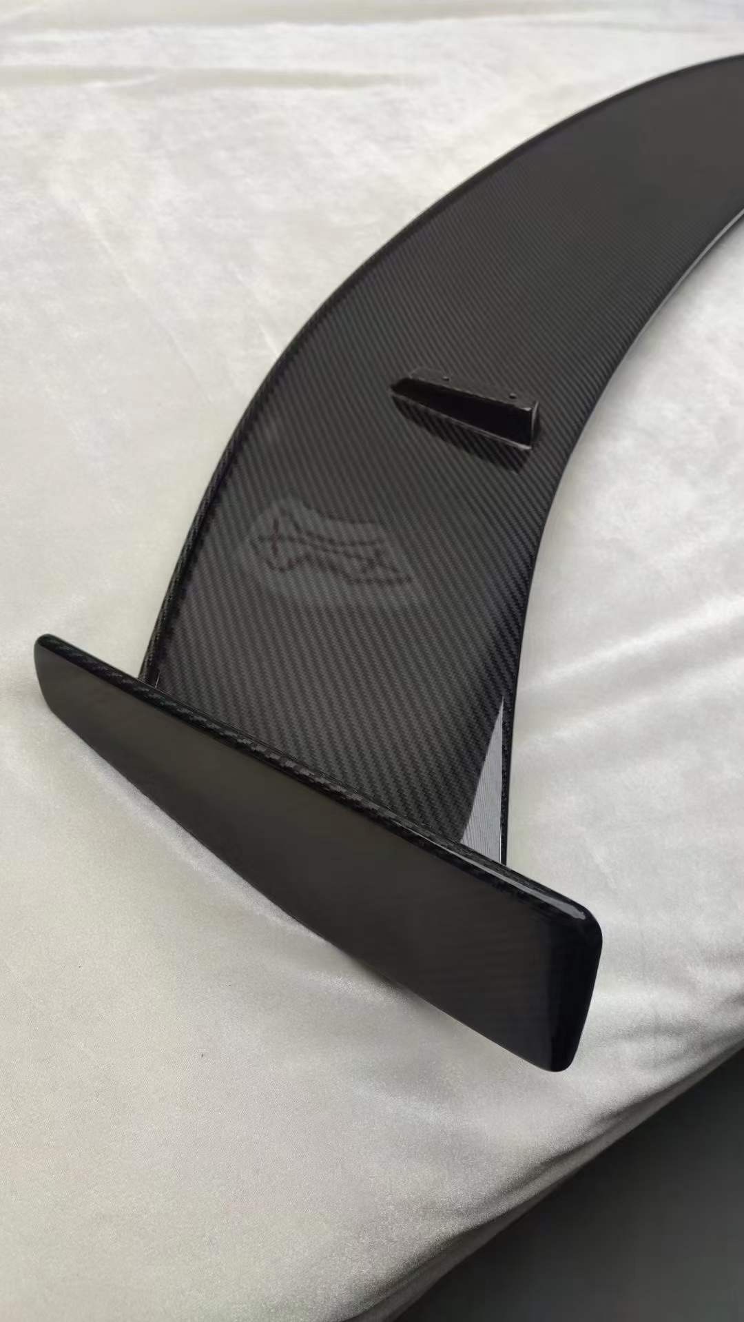 GT STYLE DRY CARBON REAR SPOILER FOR AUDI R8 4S 2015-2019