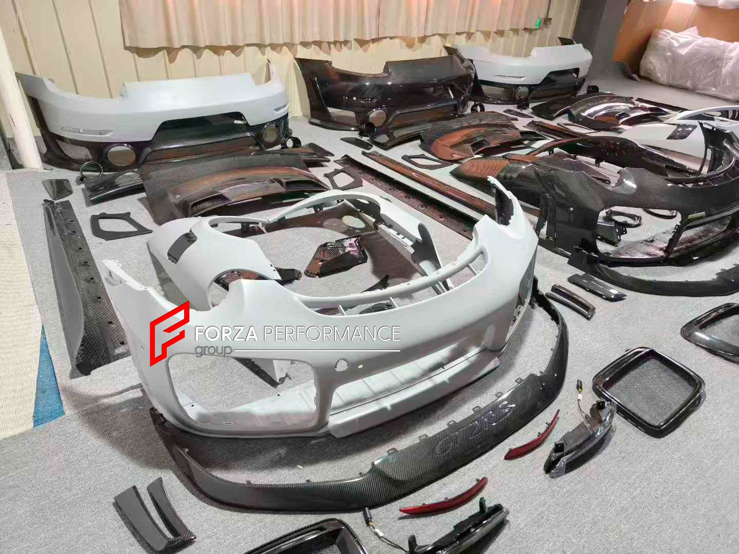 CONVERSION BODY KIT for PORSCHE 911 991.1 991.2 TURBO S 2011 - 2019 TO GT2RS

Set includes:

Front Bumper Assembly
Front Vent Cover
Hood Bonnet
Front Fenders
Side Skirts
Rear Fenders Vents
Rear Engine Cover
Rear Spoiler
Rear Bumper Assembly


Material: Plastic + Caron

NOTE: Professional installation is required