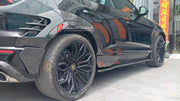 FORGED CARBON WIDE BODY KIT for LAMBORGHINI URUS SE FACELIFT 2025+ FORZA PERFORMANCE WD style kit
Set includes:

Front Lip
Hood Bonnet
Fender Flares
Side Skirts
Rear Wing Spoiler
Rear Spoiler
Rear Diffuser
Rear Bumper Splitters
Material: Forged Carbon

NOTE: Professional installation is required.