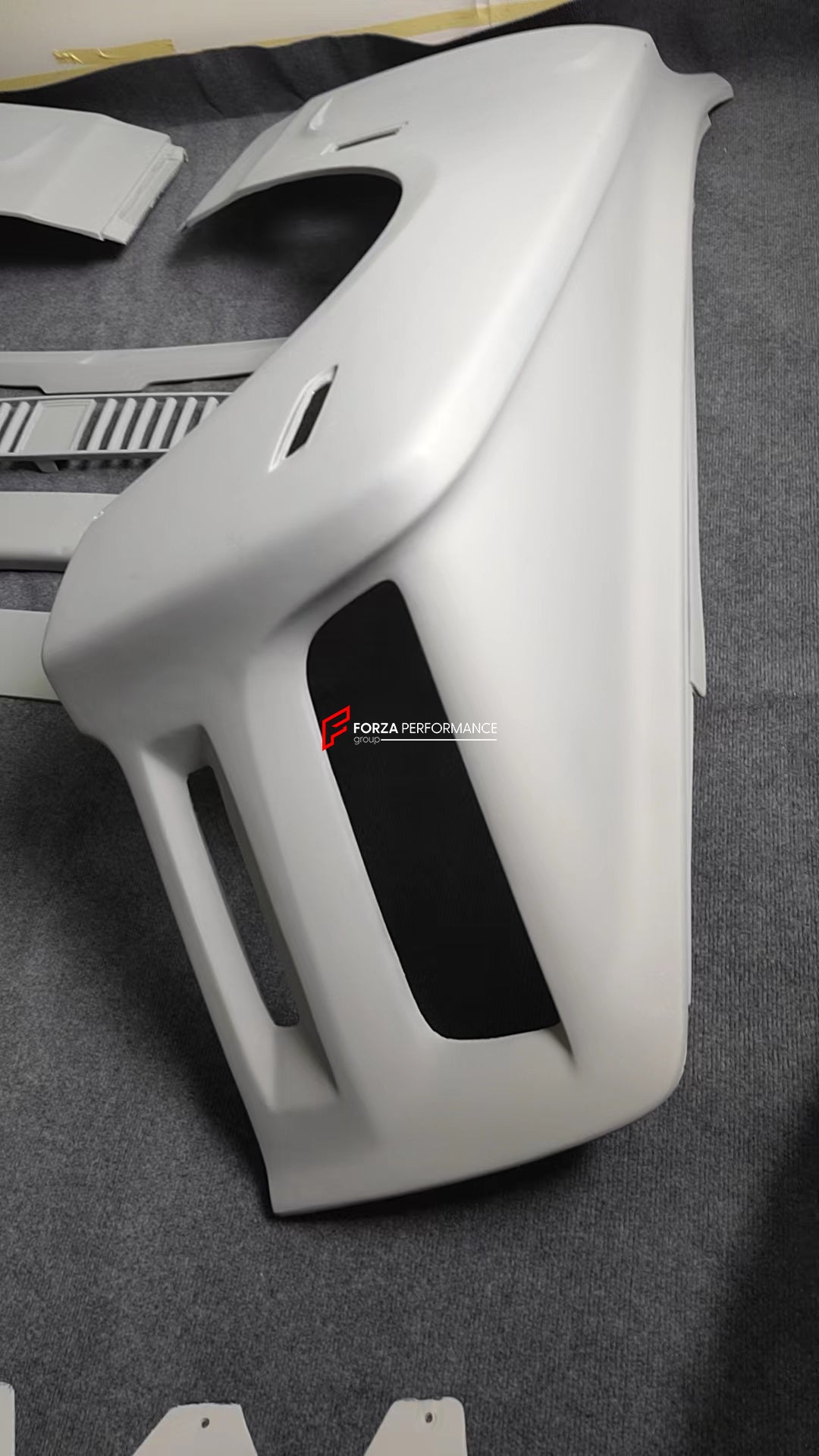 MANSORY STYLE CARBON BODY KIT for ROLLS-ROYCE PHANTOM 8TH GEN 2022     Set includes:  Front Bumper Grille Fog Lights Front Fenders Side Skirts Rear Bumper