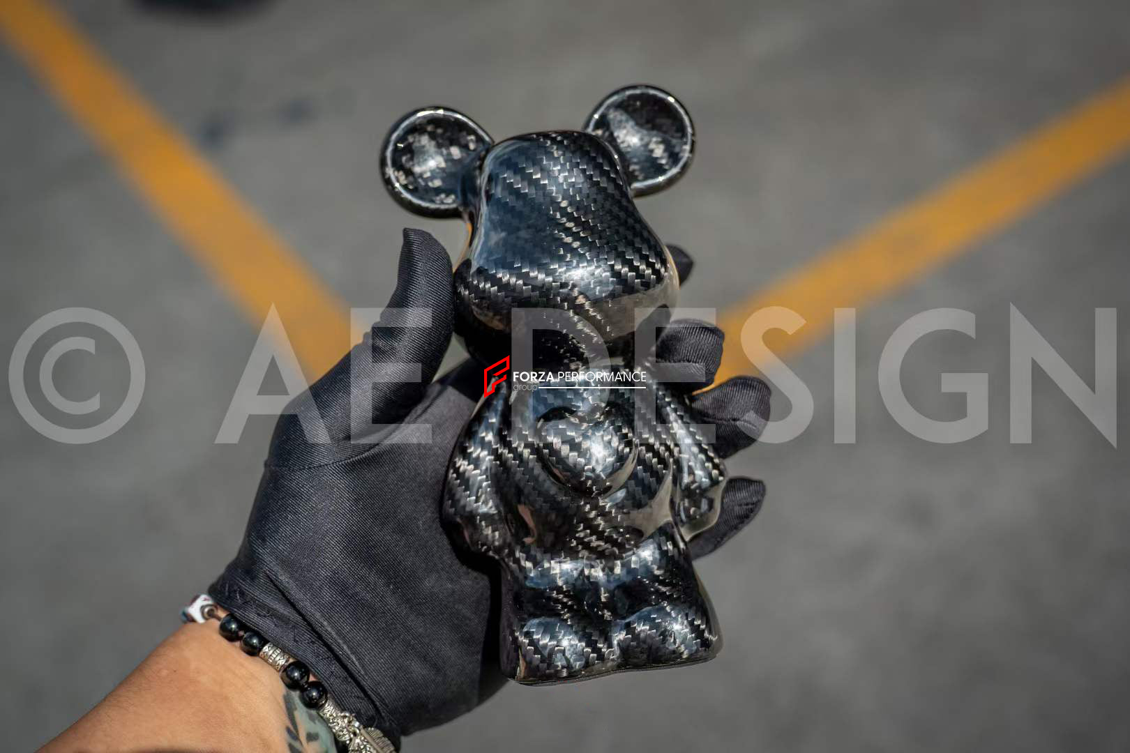 MULTICOLOR DRY CARBON | FORGED CARBON BEARS   Whether you want to check the quality of our carbon fiber or simply decorate your interior, we offer a wide selection of carbon bears of different types and colors.  Set includes: Carbon Bear