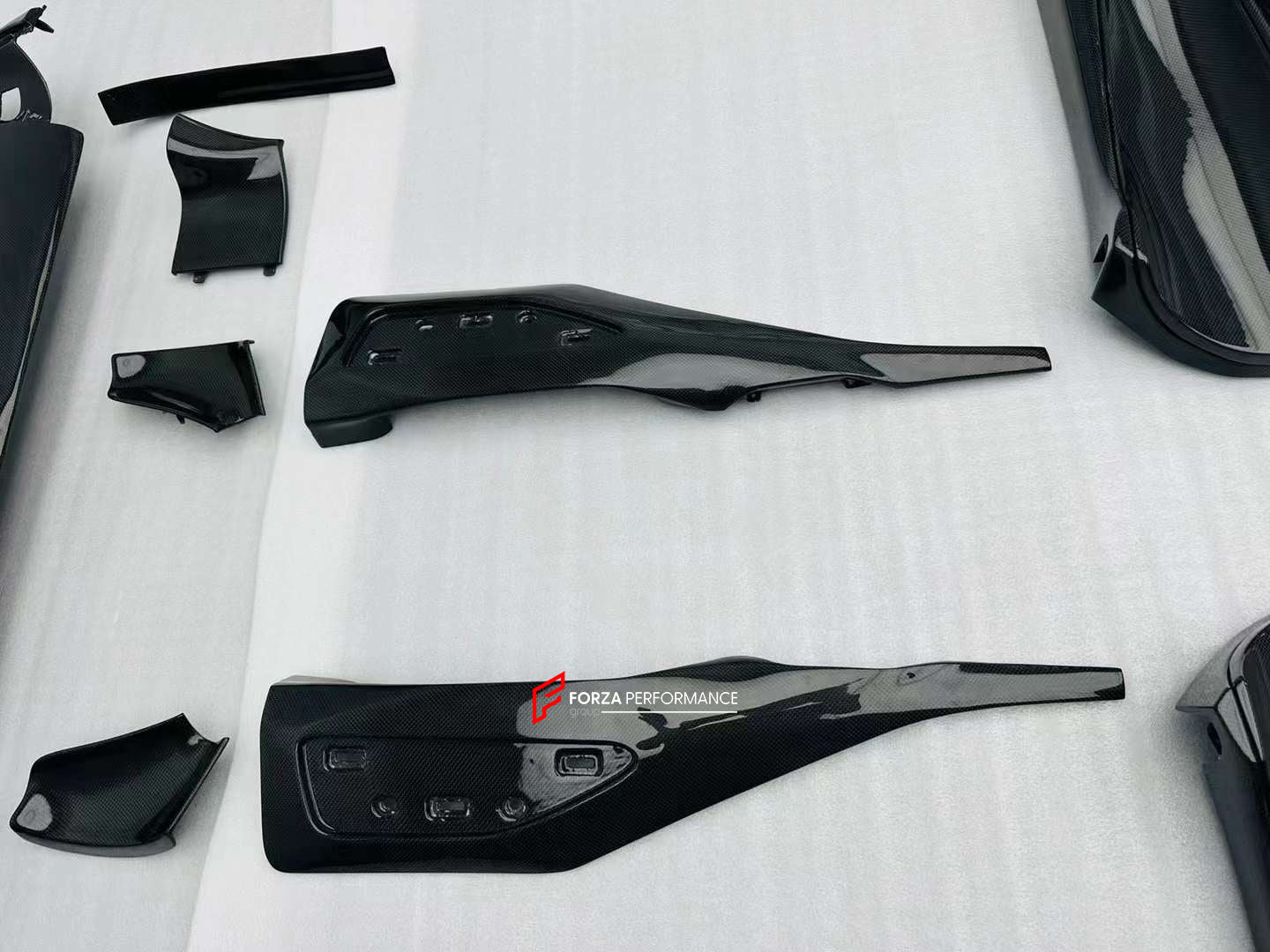 Ferrari　フェラーリ SF90　純正内装部品（カーボン製） OEM DRY CARBON INTERIOR PARTS for FERRARI SF90
