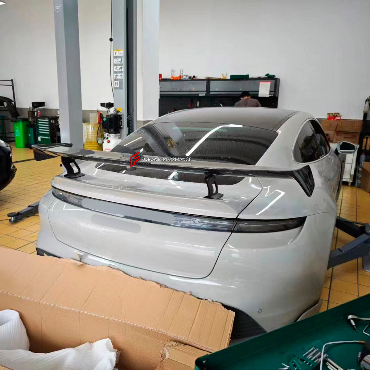 DRY CARBON REAR SPOILER for PORSCHE TAYCAN J1 TURBO 2020+ WEISSACH GT STYLE 

Set includes:

Rear Spoiler
Material: Dry Carbon

Note: Professional installation is required.