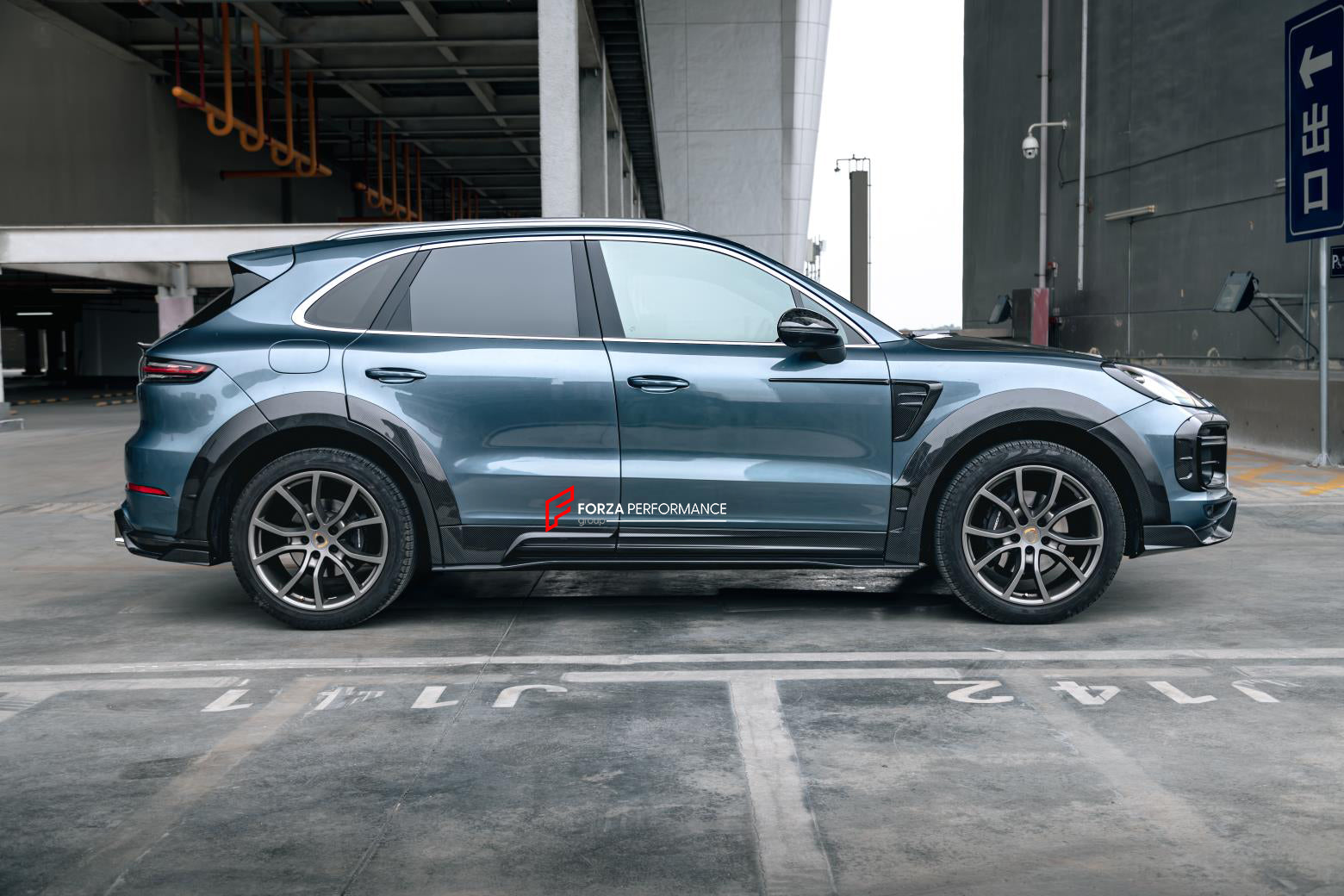 WIDE CARBON BODY KIT for PORSCHE CAYENNE III 9Y0 2018+  Set includes:  Front Lip Hood Side Skirts Side Vents Rear Roof Spoiler Rear Middle Spoiler Rear Diffuser Exhaust Tips Mirror Covers