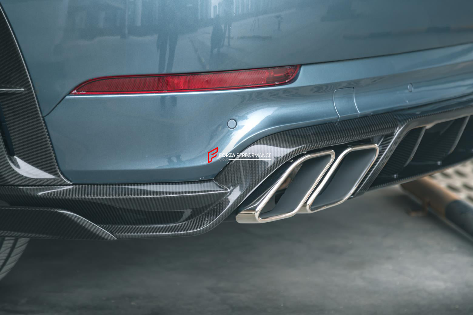 WIDE CARBON BODY KIT for PORSCHE CAYENNE III 9Y0 2018+  Set includes:  Front Lip Hood Side Skirts Side Vents Rear Roof Spoiler Rear Middle Spoiler Rear Diffuser Exhaust Tips Mirror Covers