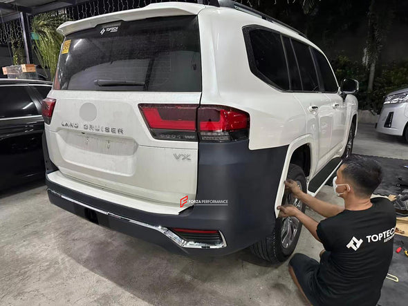 ZX FACELIFT BODY KIT for TOYOTA LAND CRUISER 300 LC 300 2021+

Set includes:

Front Bumper
Rear Bumper

Material: FRP Fiberglass

NOTE: Professional installation is required.