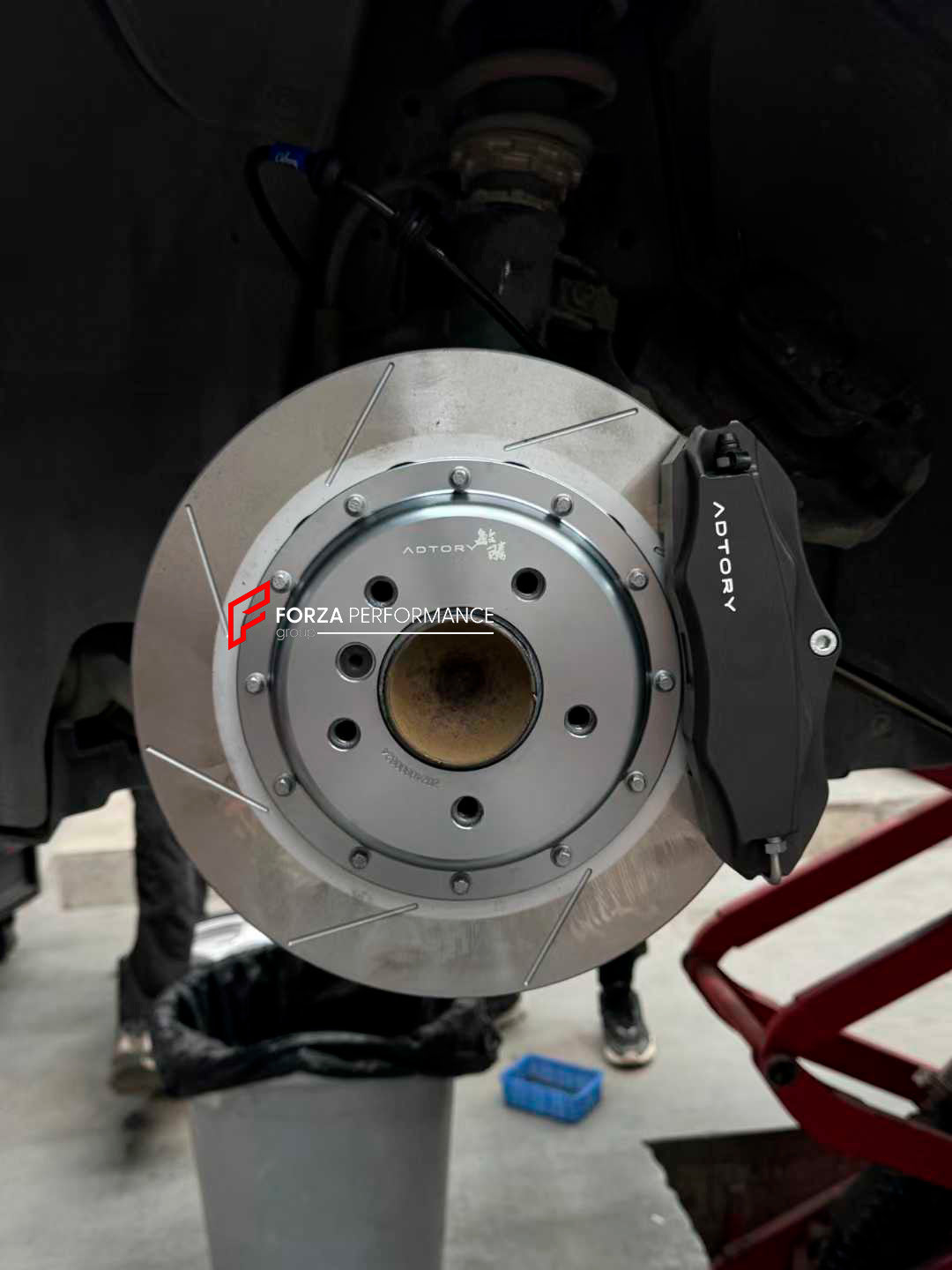 ADTORY X FORZA PERFORMANCE RACE BIG BRAKE KIT BBK for BMW 1 SERIES 120i E87 2004 - 2007

ADTORY Brake Kits are engineered as bolt on upgrades that work with the factory master cylinder and ABS, delivering stronger, more repeatable stops with the pedal feel you want. Whether you cruise the city, carve canyons, or chase lap times.

Highlights

Track-ready, heat-resistant components.
Jewel-like caliper finish is incredibly durable and easy to clean
Pistons are calibrated to integrate smoothly with the Factory 