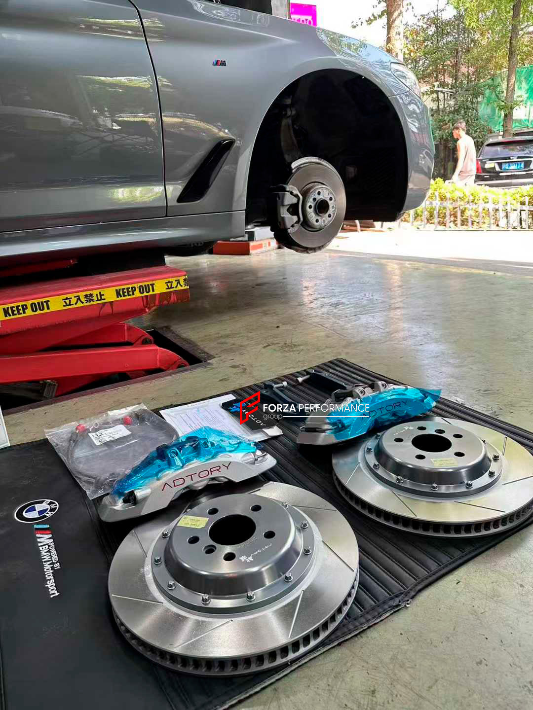 ADTORY X FORZA PERFORMANCE RACE BIG BRAKE KIT BBK for BMW 5 SERIES 525i G30 2016 - 2020

ADTORY Brake Kits are engineered as bolt on upgrades that work with the factory master cylinder and ABS, delivering stronger, more repeatable stops with the pedal feel you want. Whether you cruise the city, carve canyons, or chase lap times.

Highlights

Track-ready, heat-resistant components.
Jewel-like caliper finish is incredibly durable and easy to clean
Pistons are calibrated to integrate smoothly with the Factory 