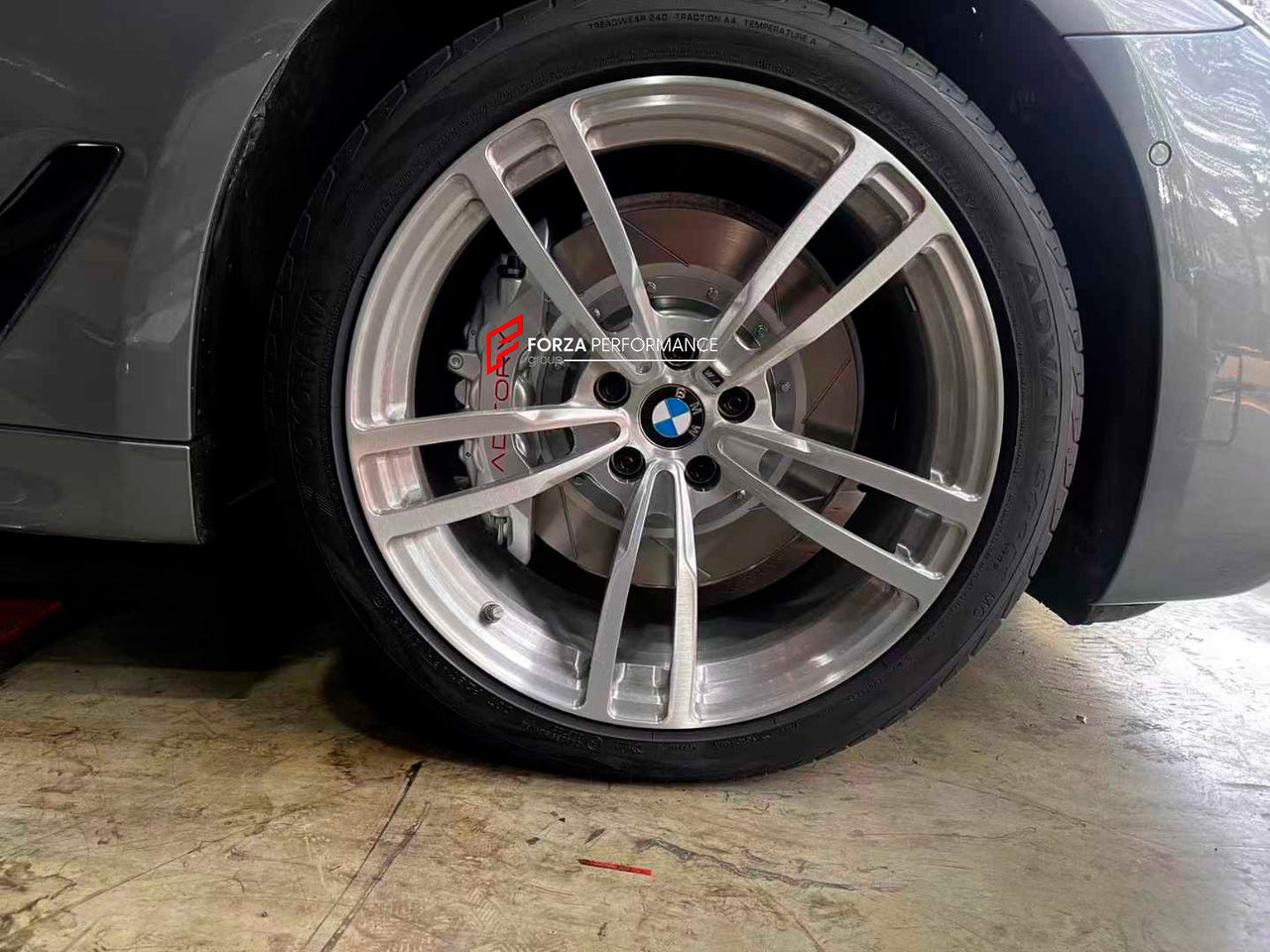 ADTORY X FORZA PERFORMANCE RACE BIG BRAKE KIT BBK for BMW 5 SERIES 525i G30 2016 - 2020

ADTORY Brake Kits are engineered as bolt on upgrades that work with the factory master cylinder and ABS, delivering stronger, more repeatable stops with the pedal feel you want. Whether you cruise the city, carve canyons, or chase lap times.

Highlights

Track-ready, heat-resistant components.
Jewel-like caliper finish is incredibly durable and easy to clean
Pistons are calibrated to integrate smoothly with the Factory 