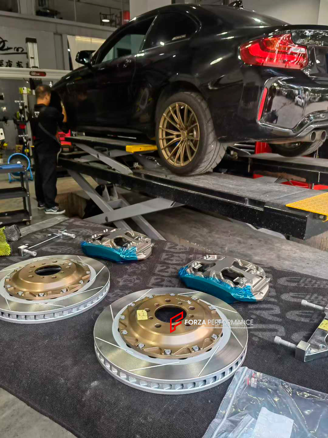 ADTORY X FORZA PERFORMANCE RACE BIG BRAKE KIT BBK for BMW M2 F87 LCI 2015 - 2021
ADTORY Brake Kits are engineered as bolt on upgrades that work with the factory master cylinder and ABS, delivering stronger, more repeatable stops with the pedal feel you want. Whether you cruise the city, carve canyons, or chase lap times.
Highlights
Track-ready, heat-resistant components.
Jewel-like caliper finish is incredibly durable and easy to clean
Pistons are calibrated to integrate smoothly with the Factory OEM mas