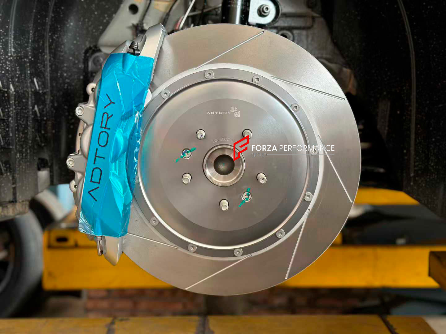 ADTORY X FORZA PERFORMANCE RACE BIG BRAKE KIT BBK for DEEPAL SL03 2022+

ADTORY Brake Kits are engineered as bolt on upgrades that work with the factory master cylinder and ABS, delivering stronger, more repeatable stops with the pedal feel you want. Whether you cruise the city, carve canyons, or chase lap times.

Highlights

Track-ready, heat-resistant components.
Jewel-like caliper finish is incredibly durable and easy to clean
Pistons are calibrated to integrate smoothly with the Factory OEM master cylin