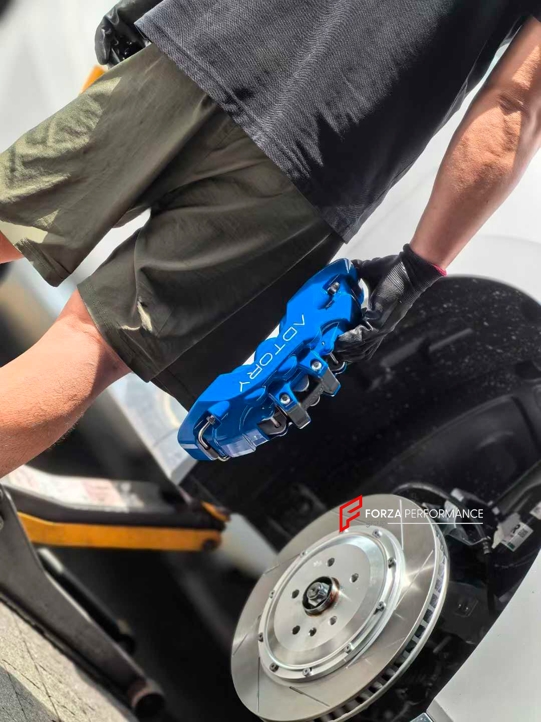 ADTORY X FORZA PERFORMANCE RACE BIG BRAKE KIT BBK for GAC E9 2023+

ADTORY Brake Kits are engineered as bolt on upgrades that work with the factory master cylinder and ABS, delivering stronger, more repeatable stops with the pedal feel you want. Whether you cruise the city, carve canyons, or chase lap times.

Highlights

Track-ready, heat-resistant components.
Jewel-like caliper finish is incredibly durable and easy to clean
Pistons are calibrated to integrate smoothly with the Factory OEM master cylinder a