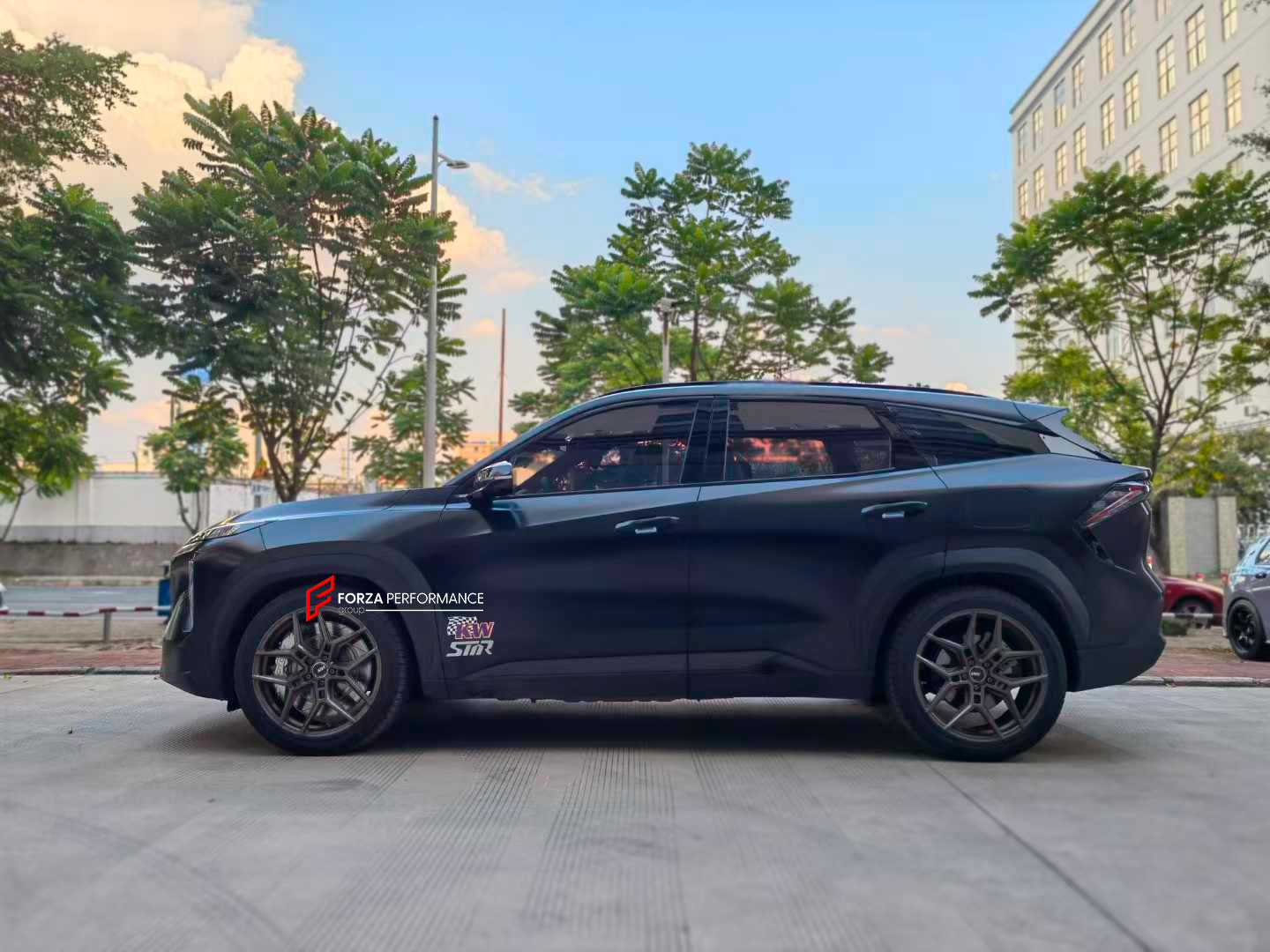 ADTORY X FORZA PERFORMANCE RACE BIG BRAKE KIT BBK for GEELY GALAXY L7 2023+

ADTORY Brake Kits are engineered as bolt on upgrades that work with the factory master cylinder and ABS, delivering stronger, more repeatable stops with the pedal feel you want. Whether you cruise the city, carve canyons, or chase lap times.

Highlights

Track-ready, heat-resistant components.
Jewel-like caliper finish is incredibly durable and easy to clean
Pistons are calibrated to integrate smoothly with the Factory OEM master c