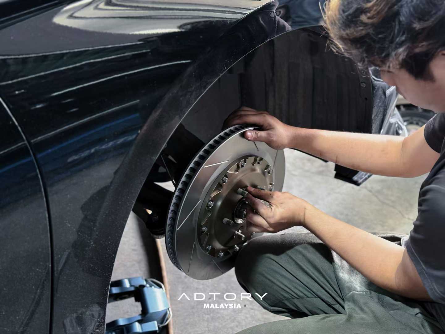 ADTORY X FORZA PERFORMANCE RACE BIG BRAKE KIT BBK for HONDA CIVIC FE XI 2021+

ADTORY Brake Kits are engineered as bolt on upgrades that work with the factory master cylinder and ABS, delivering stronger, more repeatable stops with the pedal feel you want. Whether you cruise the city, carve canyons, or chase lap times.

Highlights

Track-ready, heat-resistant components.
Jewel-like caliper finish is incredibly durable and easy to clean
Pistons are calibrated to integrate smoothly with the Factory OEM master