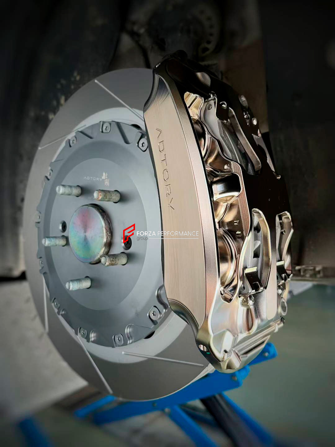 ADTORY X FORZA PERFORMANCE RACE BIG BRAKE KIT BBK for HYUNDAI ELANTRA N CN7 FACELIFT 2024+
ADTORY Brake Kits are engineered as bolt on upgrades that work with the factory master cylinder and ABS, delivering stronger, more repeatable stops with the pedal feel you want. Whether you cruise the city, carve canyons, or chase lap times.
Highlights
Track-ready, heat-resistant components.
Jewel-like caliper finish is incredibly durable and easy to clean
Pistons are calibrated to integrate smoothly with the Facto